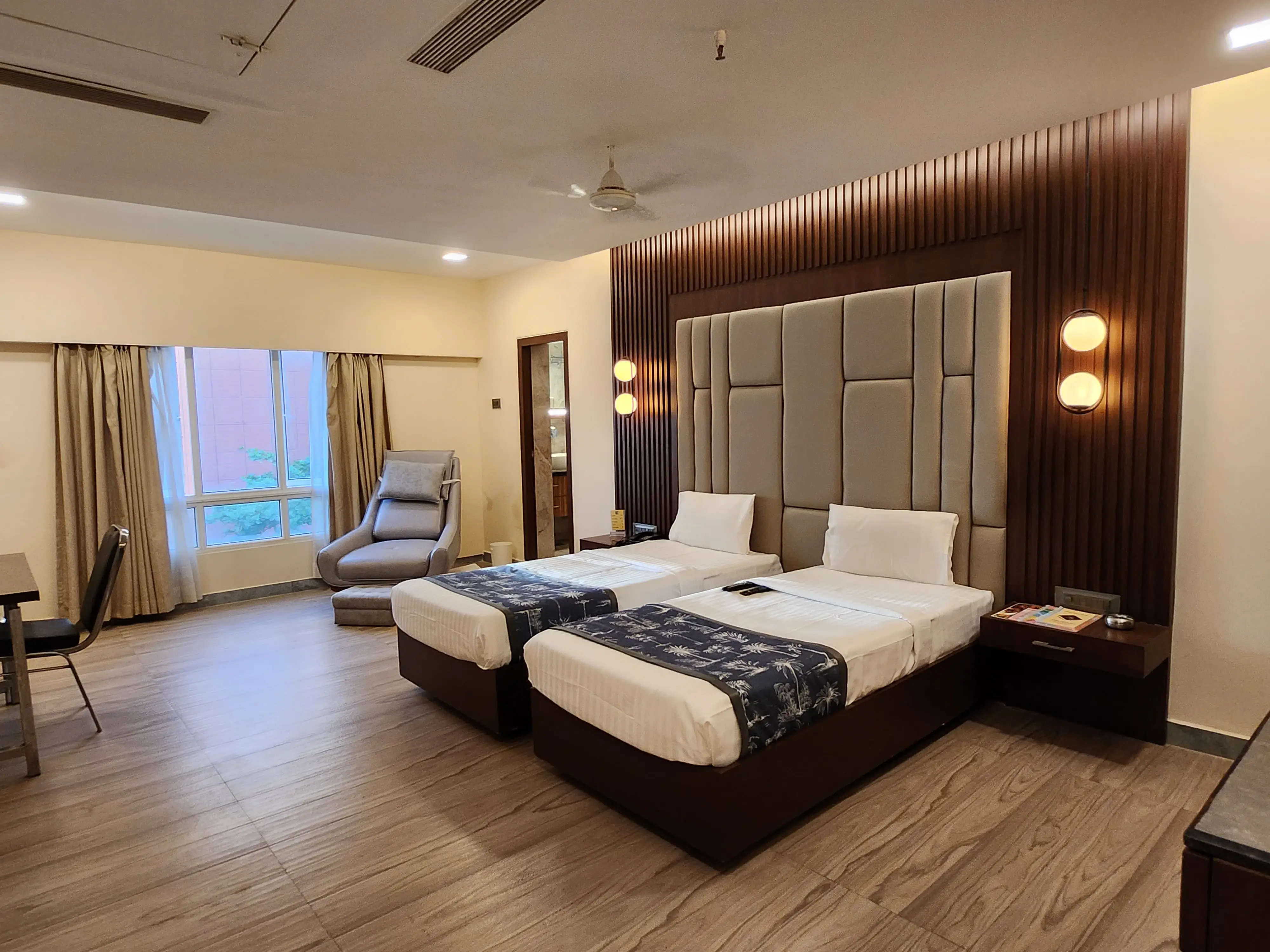 room-view-img